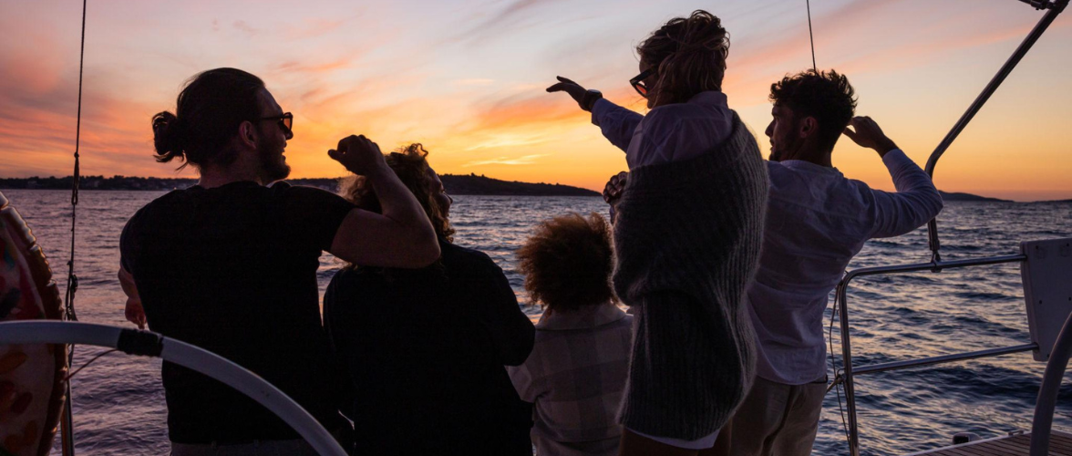 Meet People Before Your Cruise Starts Easily